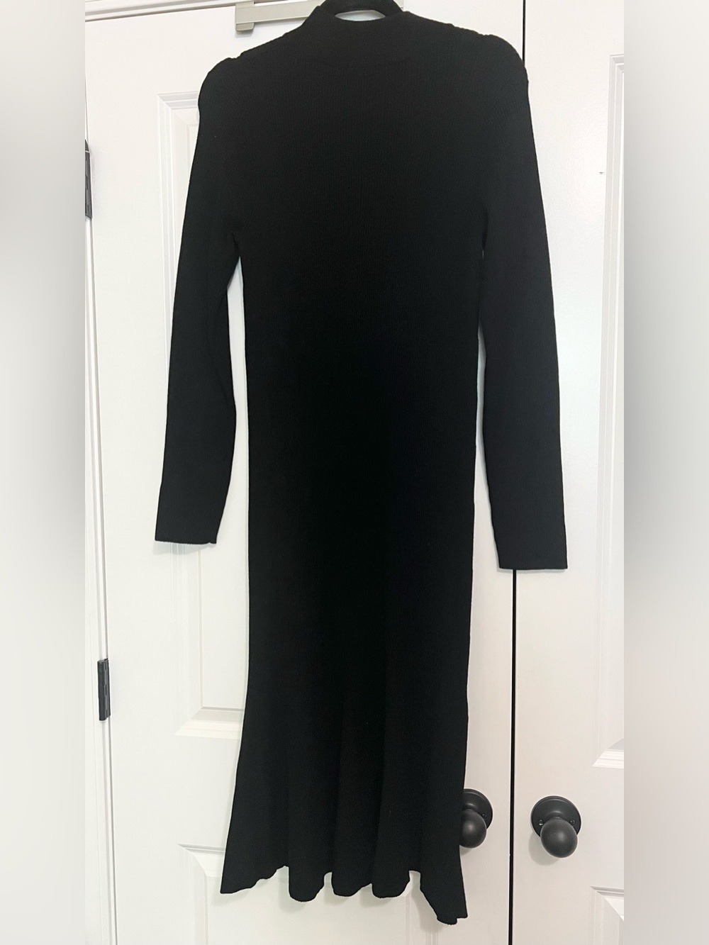 Tahari Black Ribbed Knit Fit & Flare Midi Dress Long Sleeve Size L.